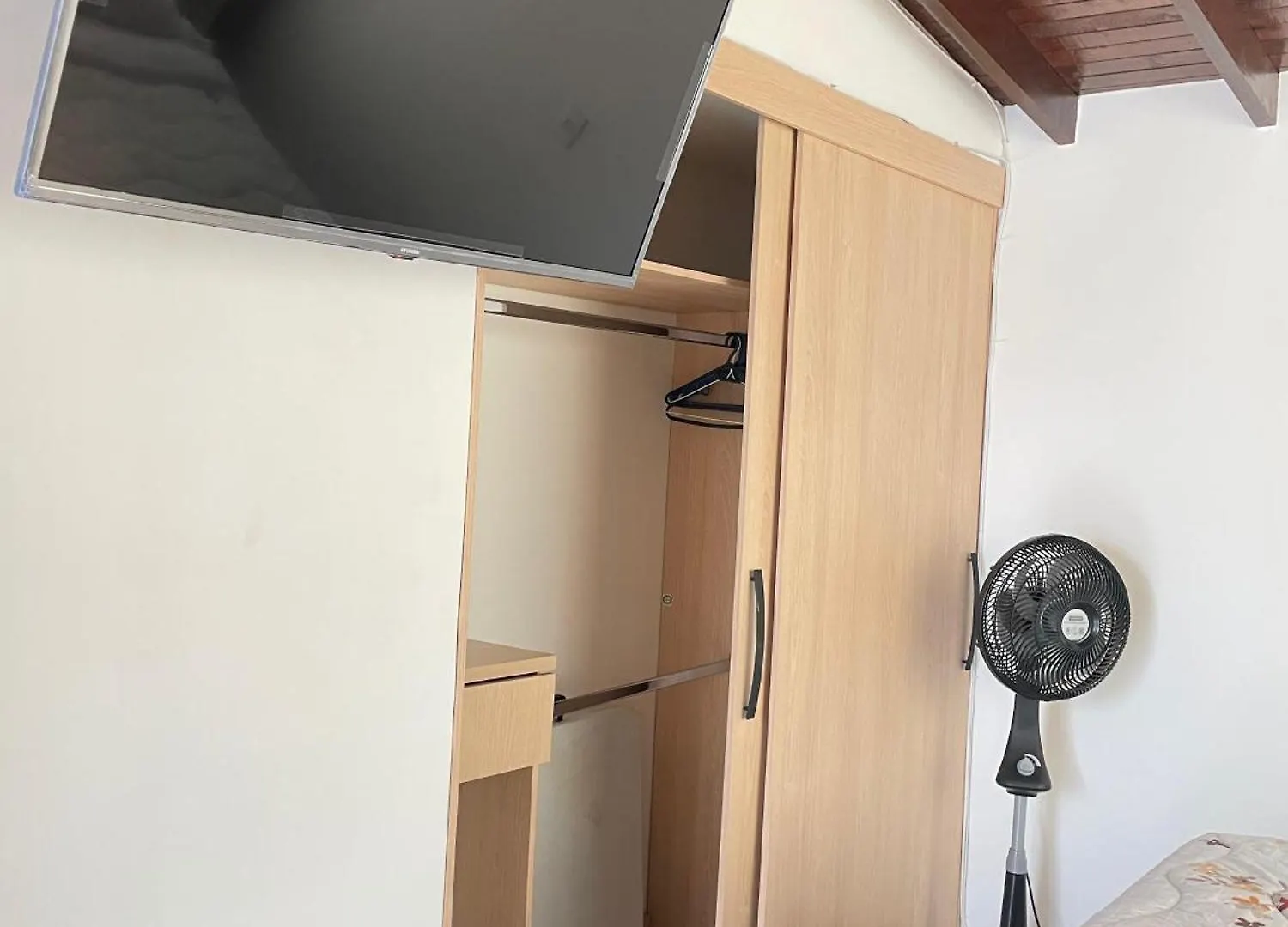 Homestay Habitacion Comoda En Laureles, Estadio Apartment Medellin Colombia