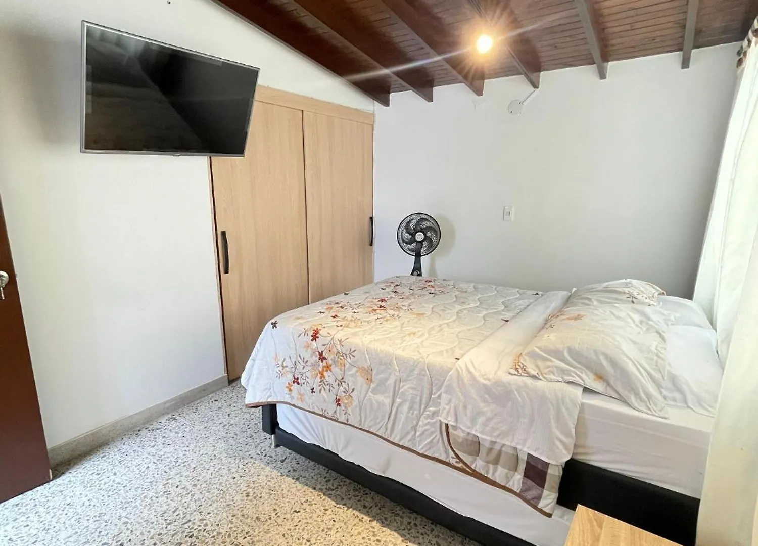 Homestay Habitacion Comoda En Laureles, Estadio Apartment Medellin